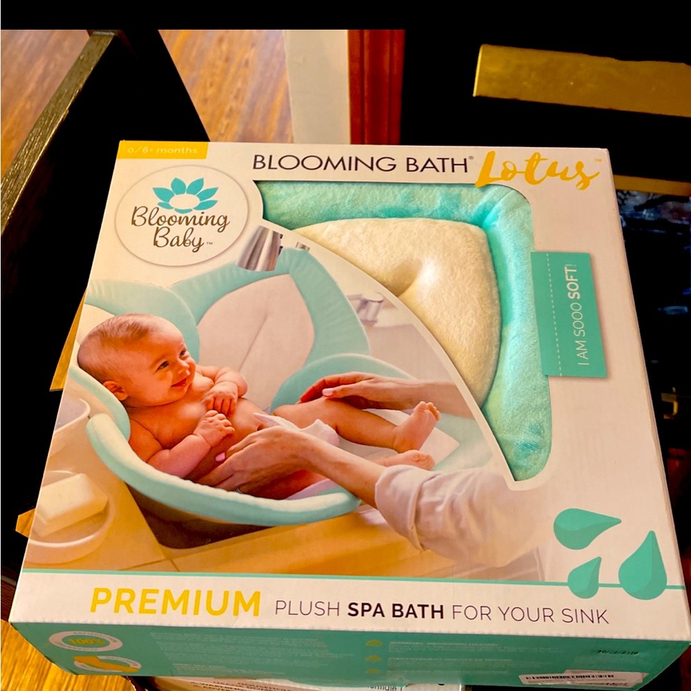 Premium plush blooming bath f